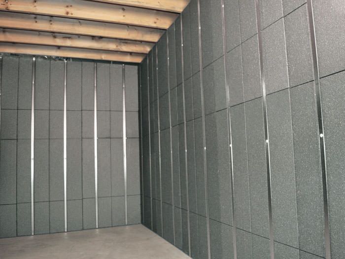 Inorganic Basement Wall Panels In, Should I Use Metal Studs In Basement